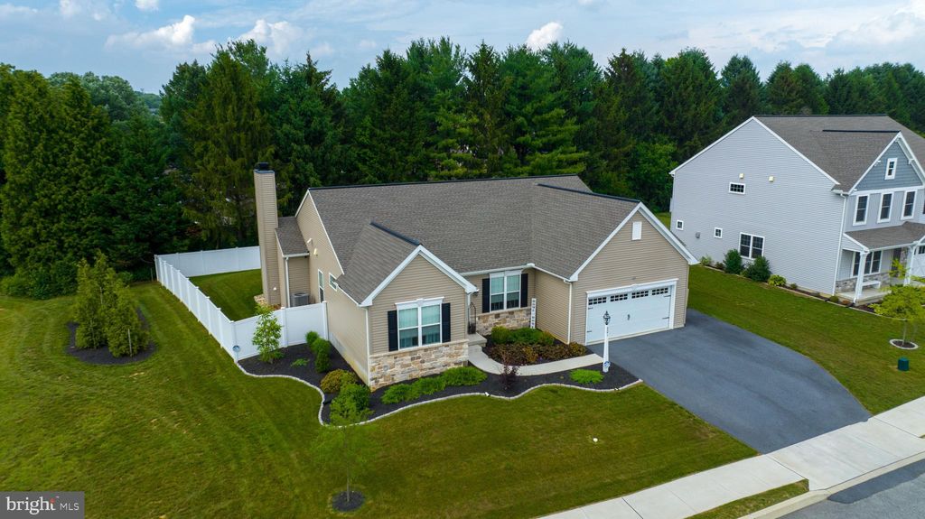 Photo of 201 MARKET SQUARE S, LEOLA, PA 17540 (MLS # PALA2036952)