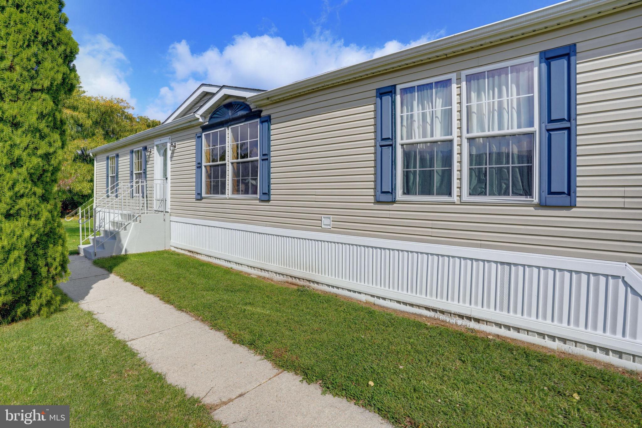 302 FOX POINTE DRIVE 211