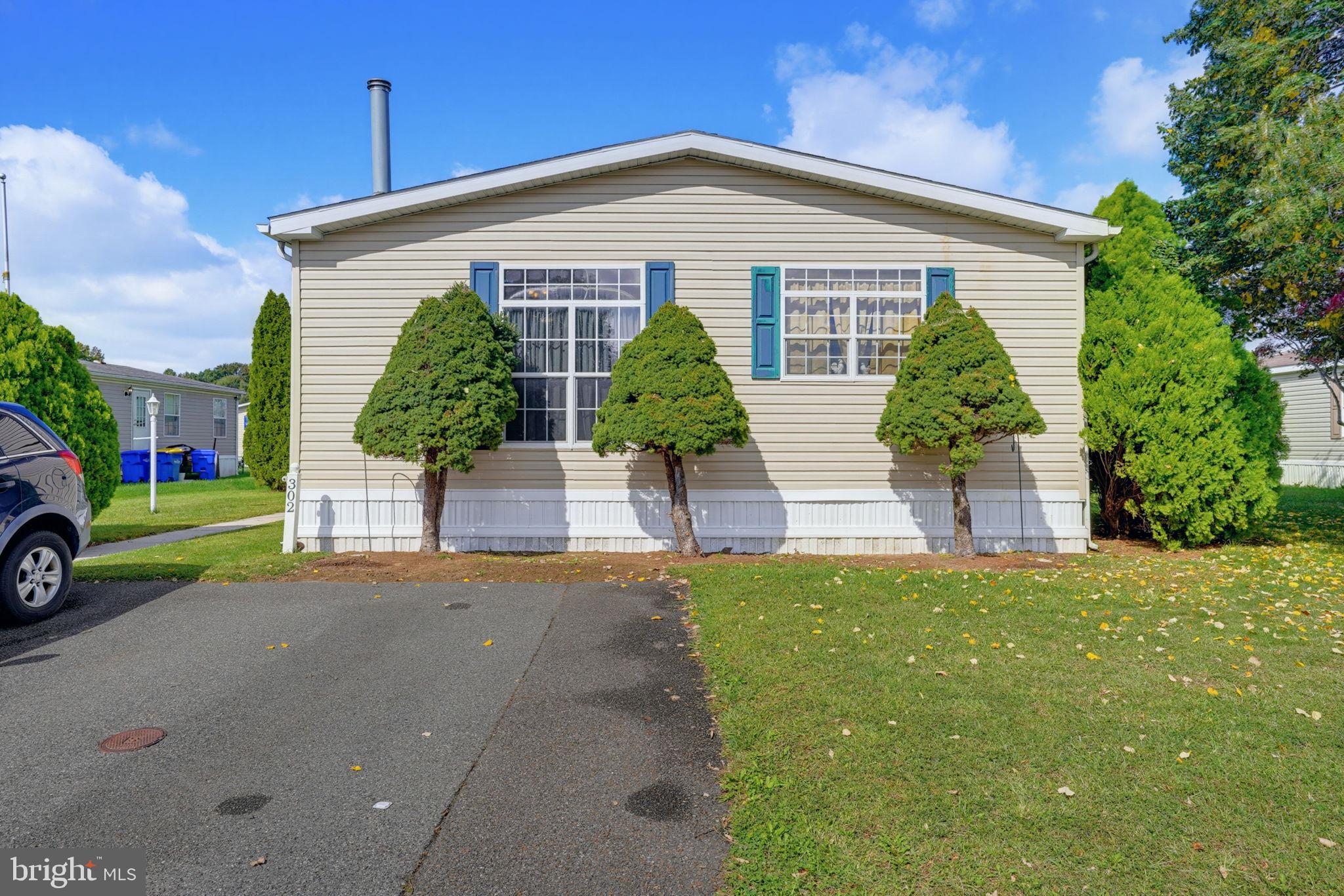 302 FOX POINTE DRIVE 211