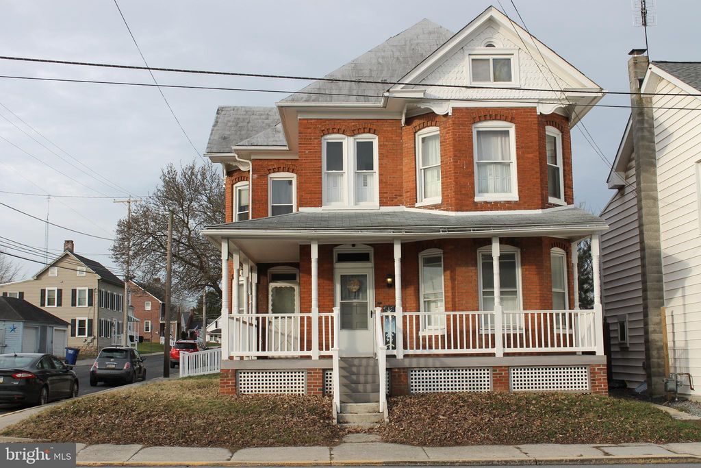 Photo of 102 N Queen Street, LITTLESTOWN, PA 17340 (MLS # PAAD2022284)