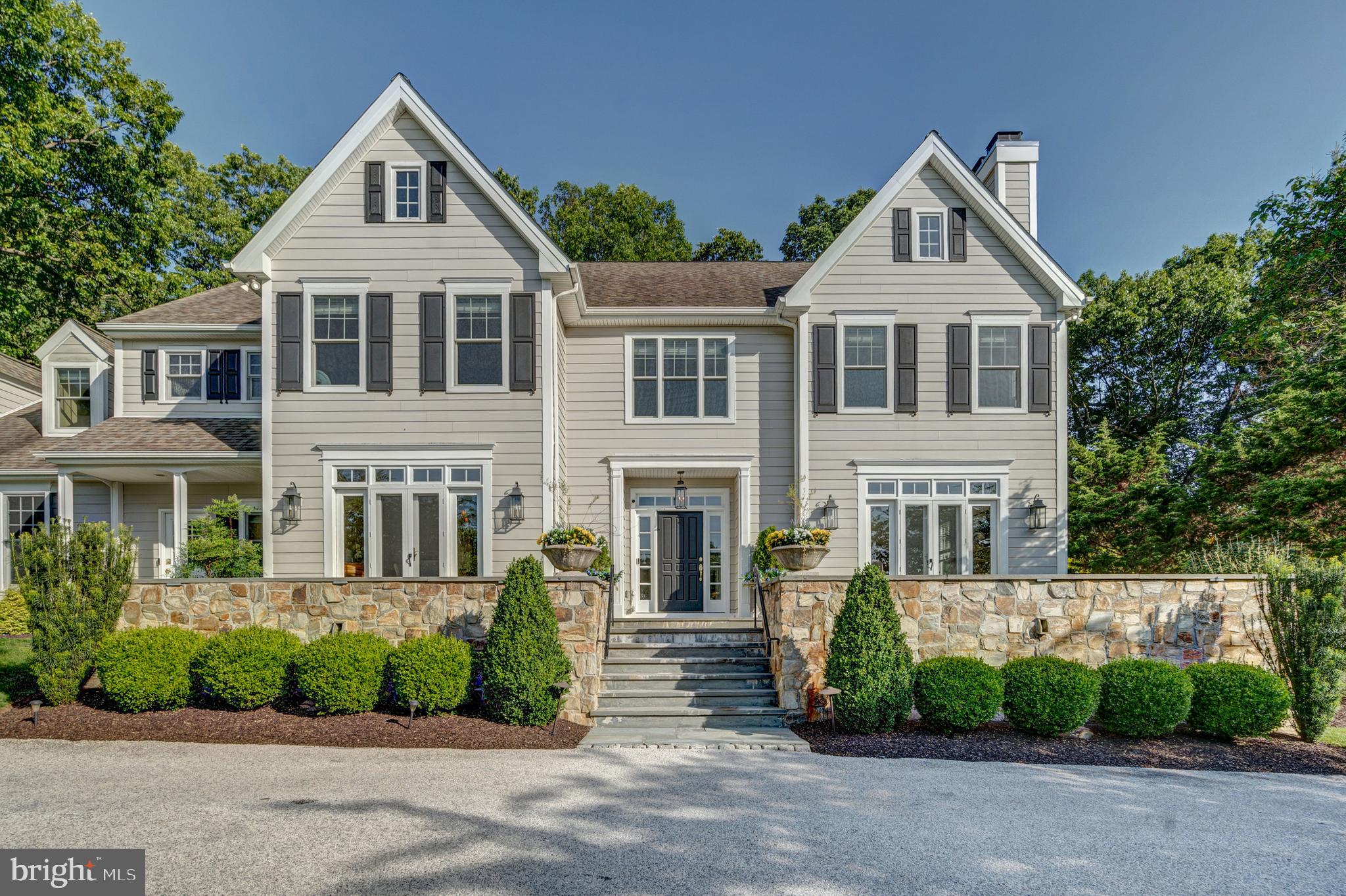 640 NARCISI LANE