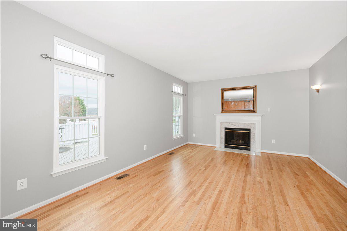 MANOR OAKS - Residential