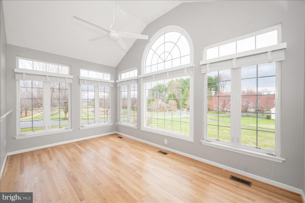 MANOR OAKS - Residential