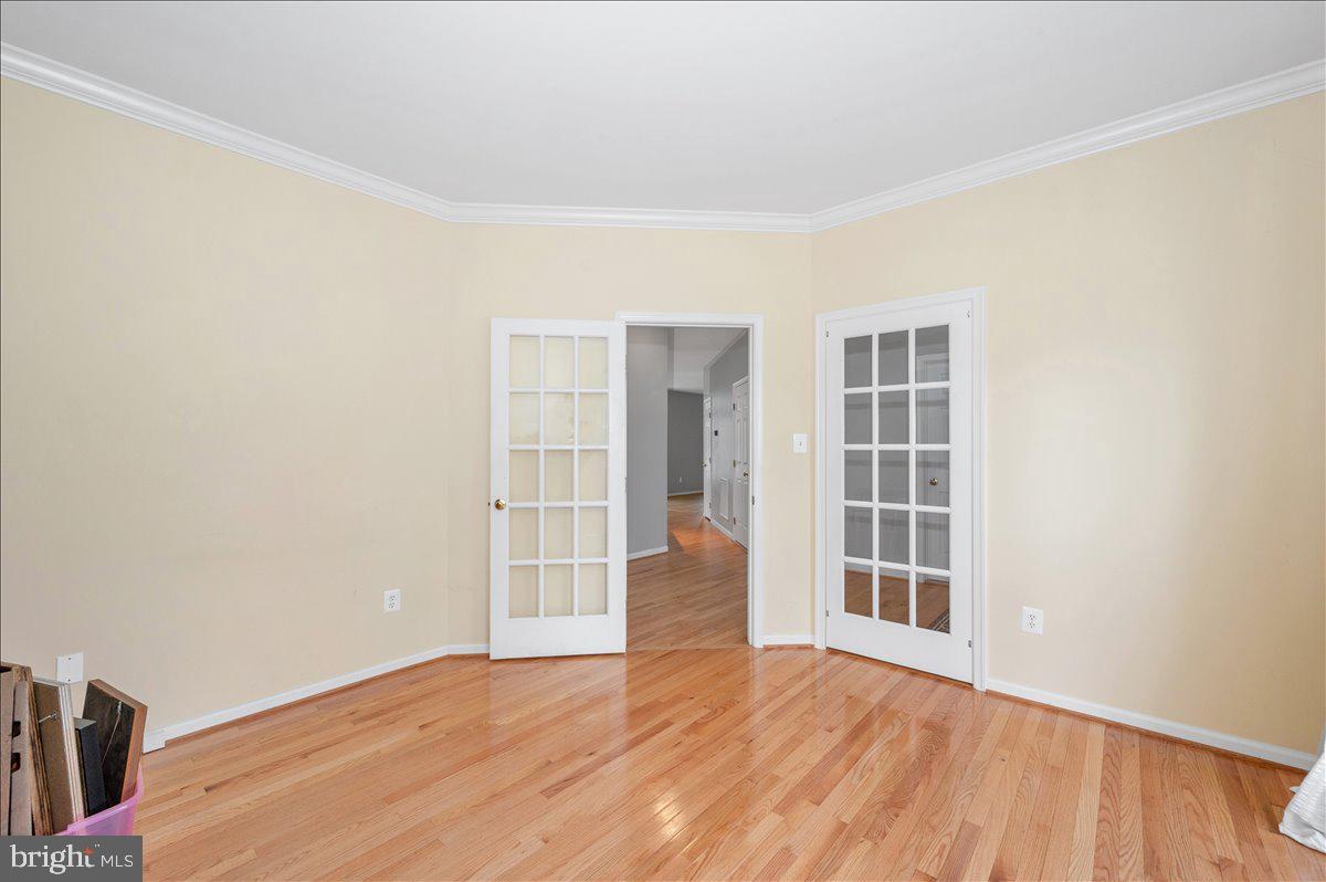 MANOR OAKS - Residential