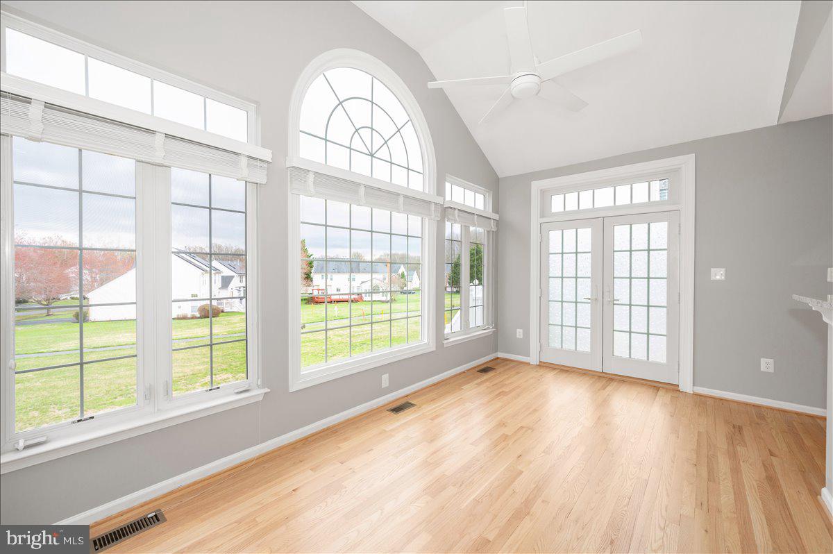 MANOR OAKS - Residential