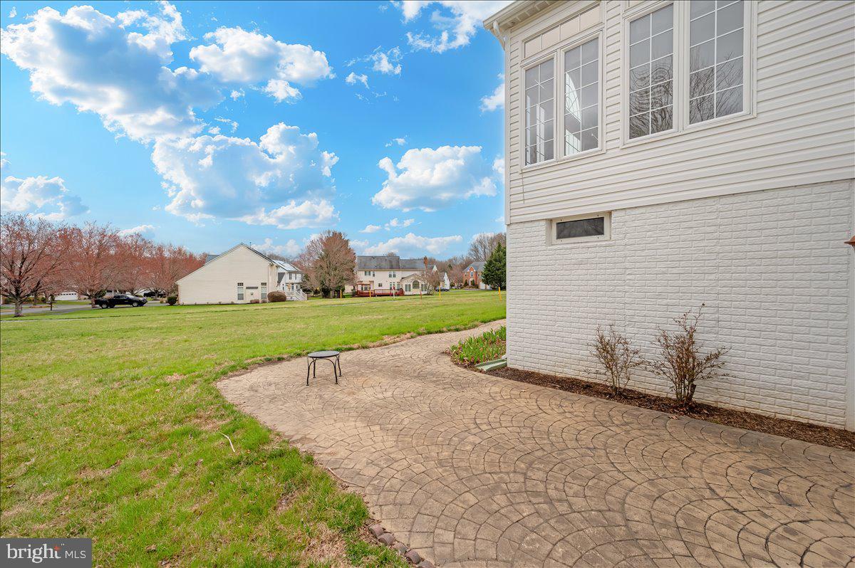 MANOR OAKS - Residential