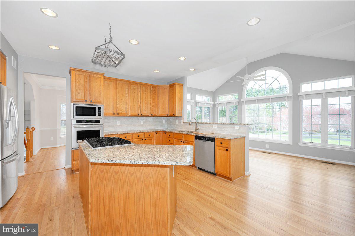 MANOR OAKS - Residential