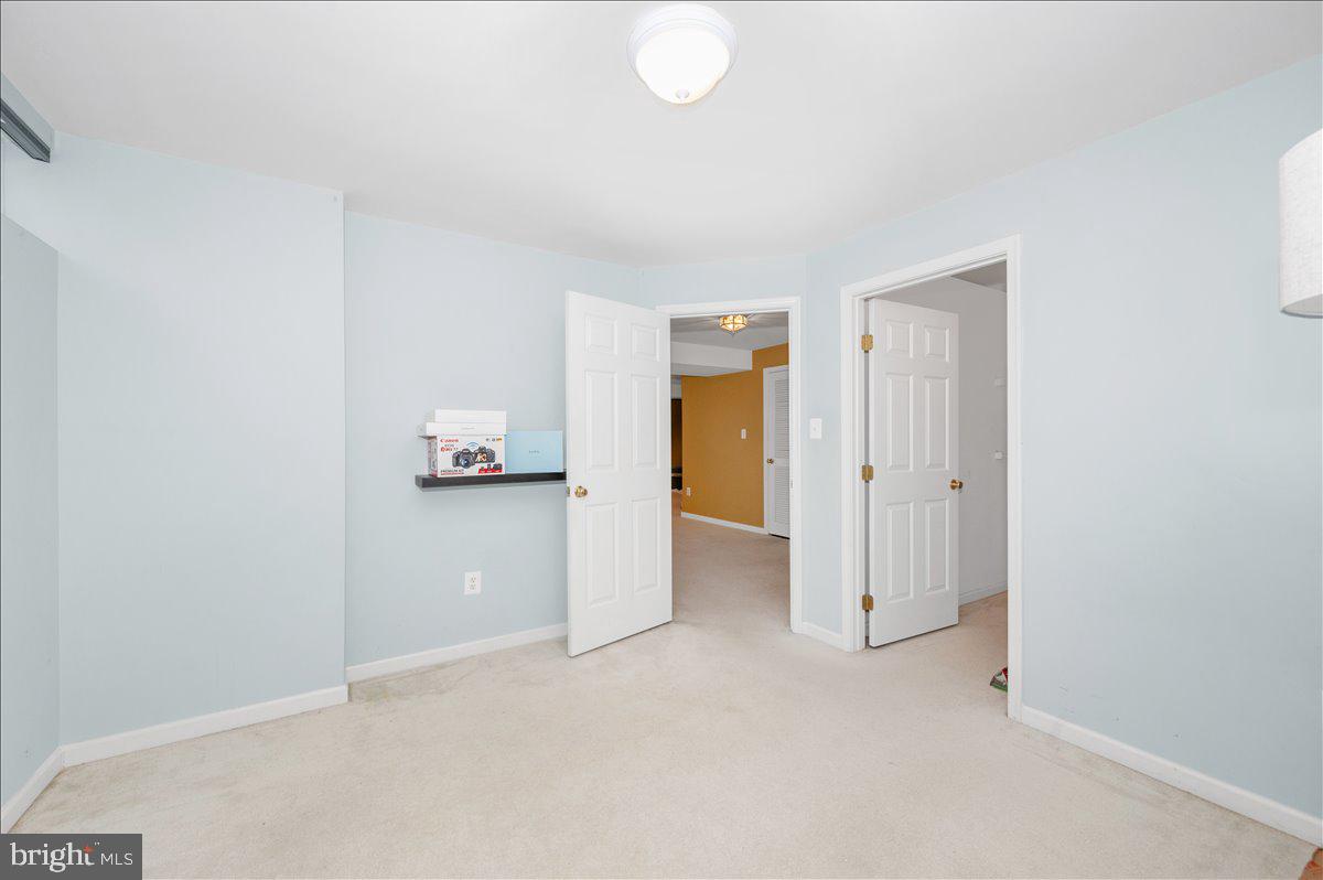 MANOR OAKS - Residential