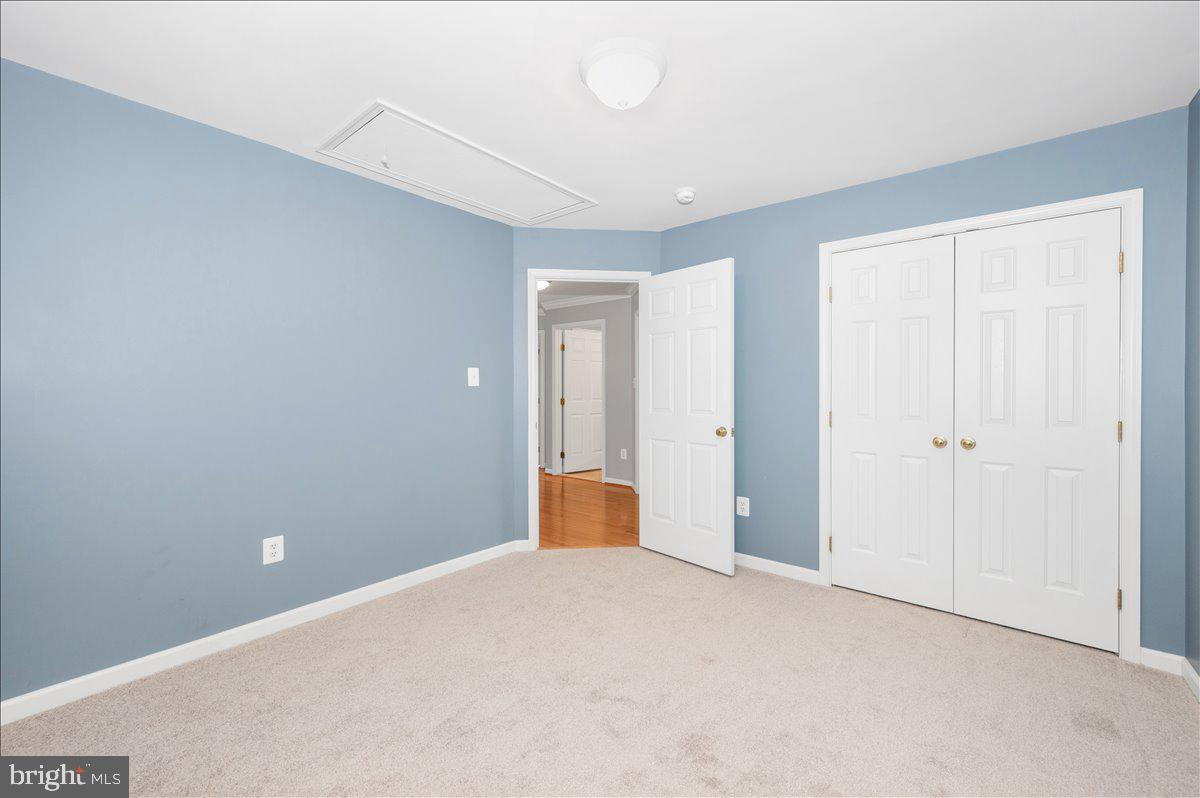 MANOR OAKS - Residential