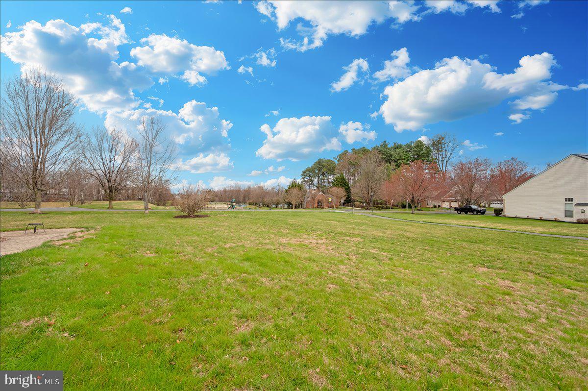 MANOR OAKS - Residential