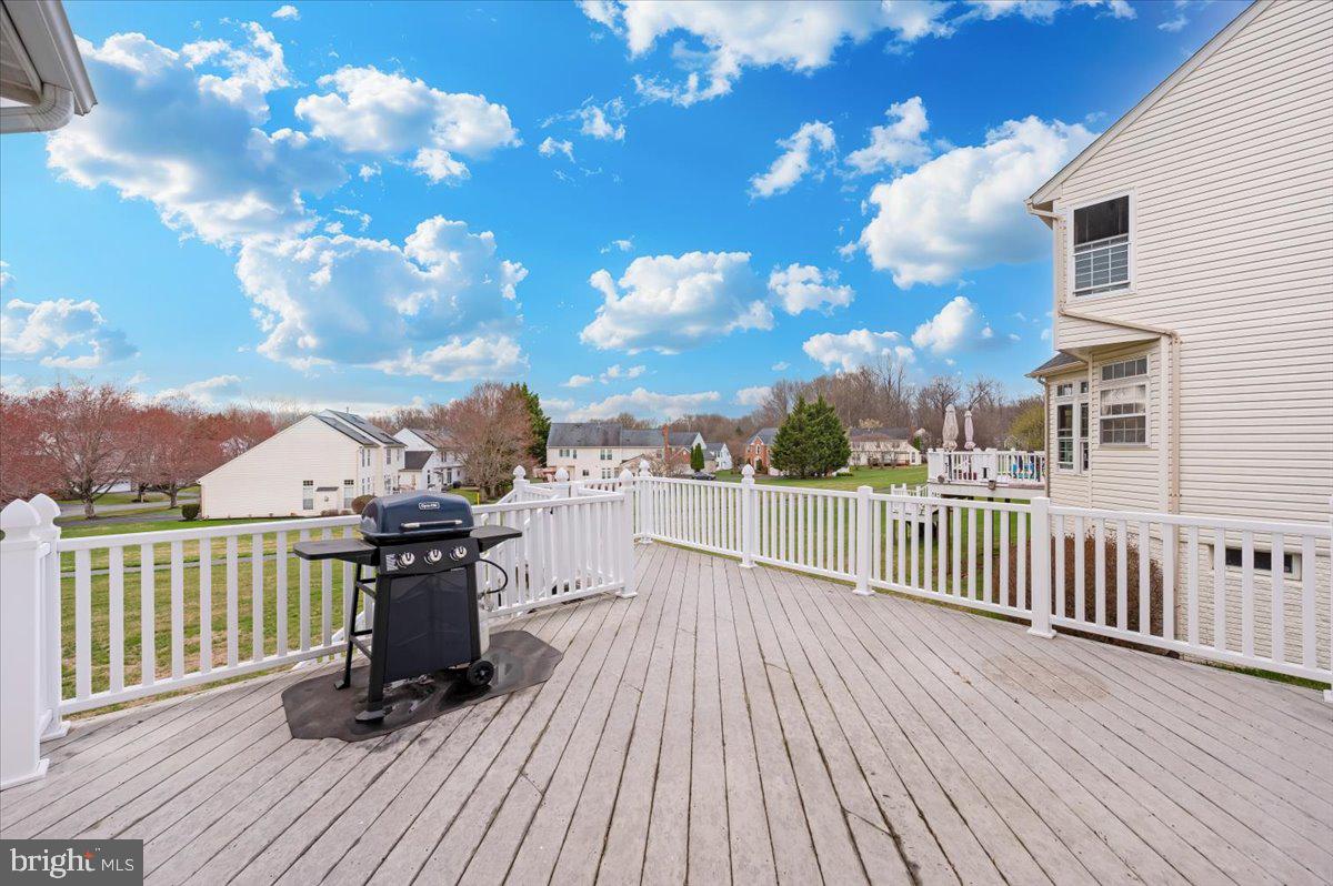 MANOR OAKS - Residential