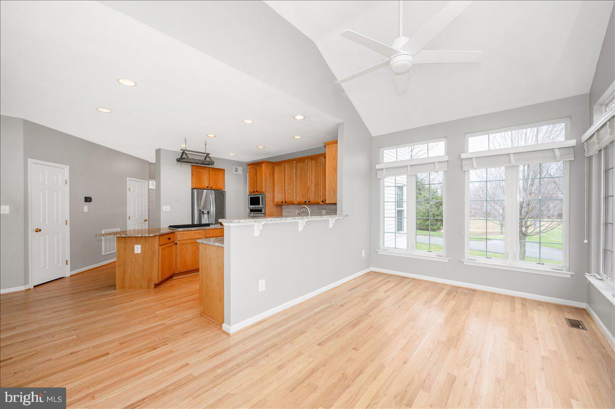 MANOR OAKS - Residential