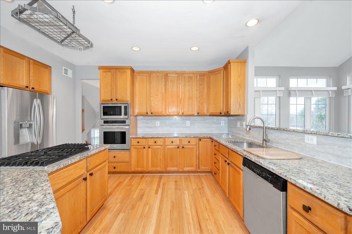 MANOR OAKS - Residential