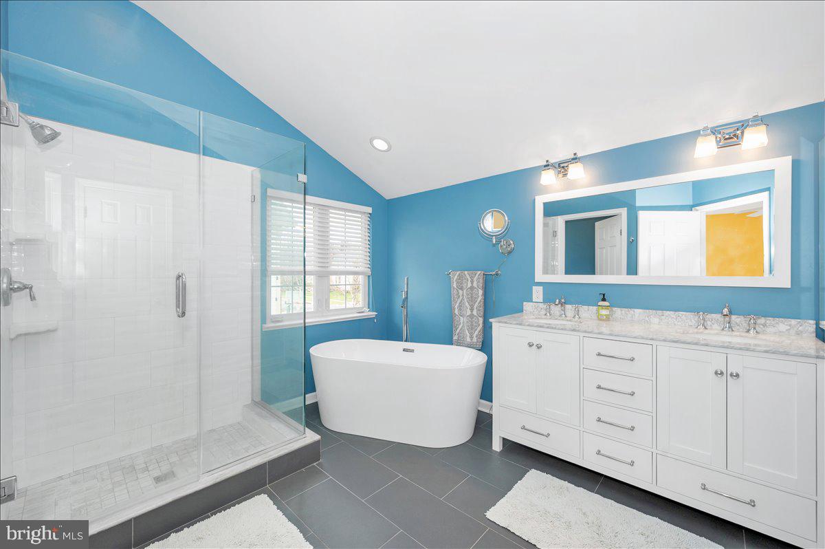 MANOR OAKS - Residential