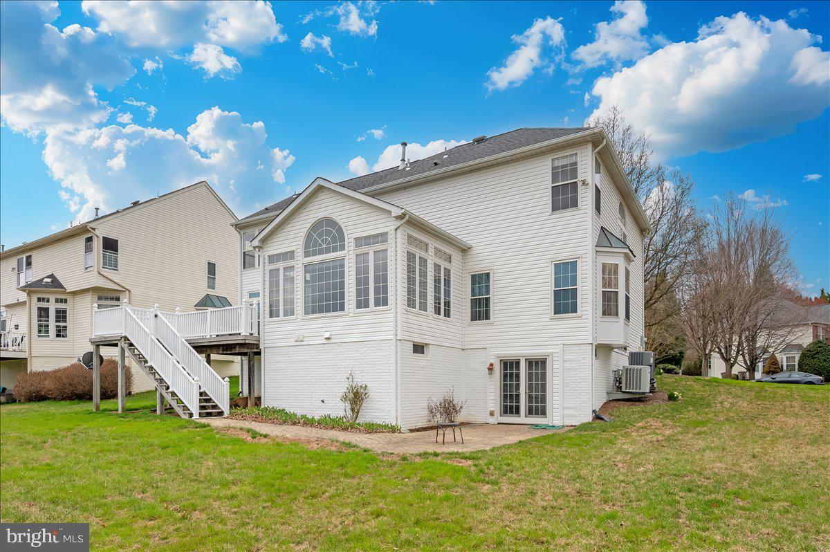 MANOR OAKS - Residential