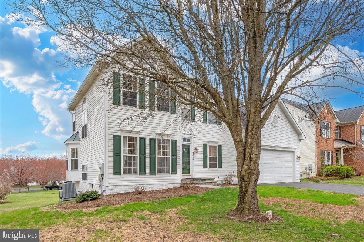 MANOR OAKS - Residential