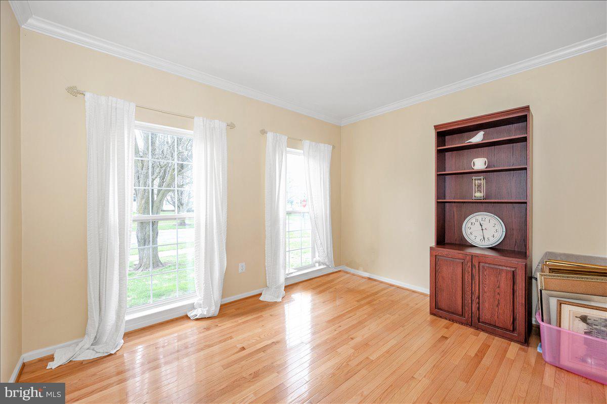 MANOR OAKS - Residential