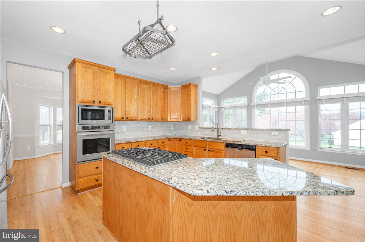 MANOR OAKS - Residential