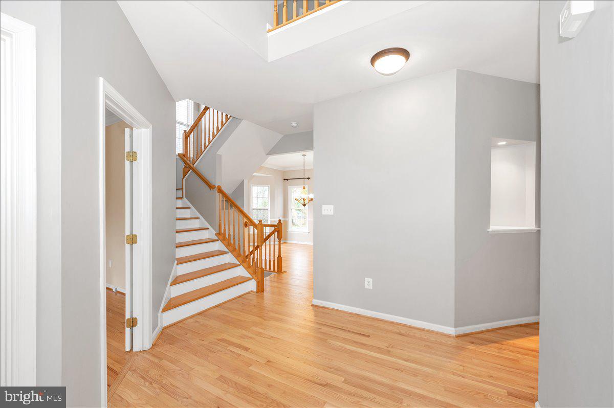 MANOR OAKS - Residential