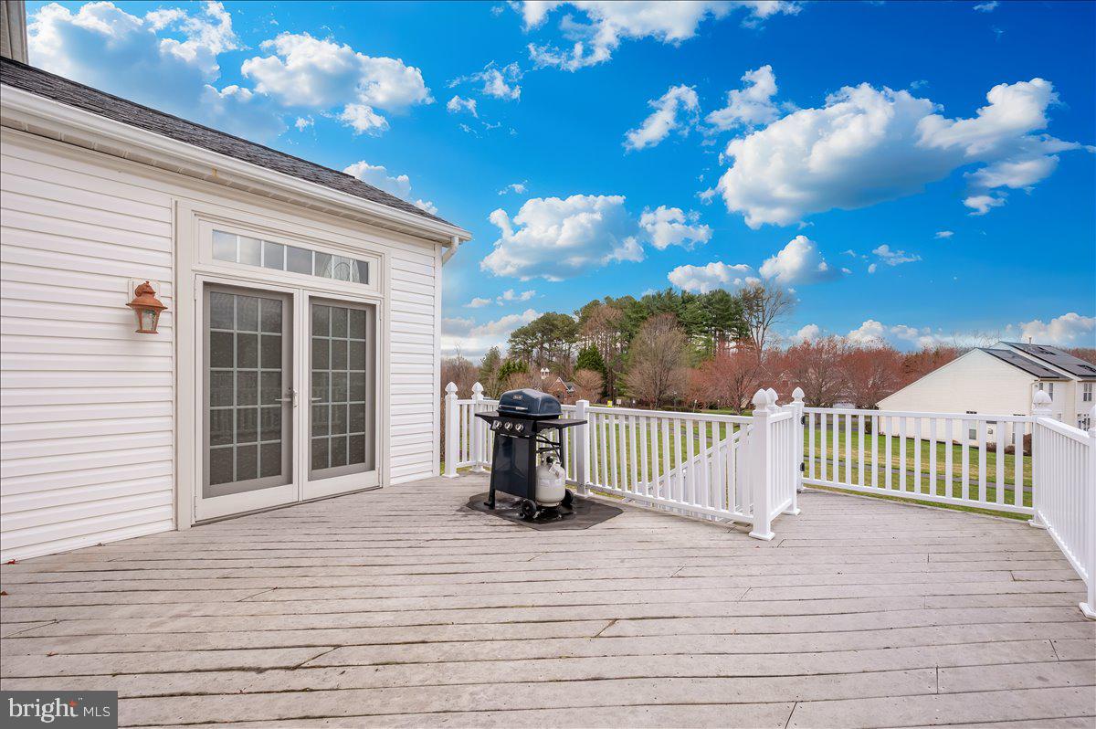 MANOR OAKS - Residential