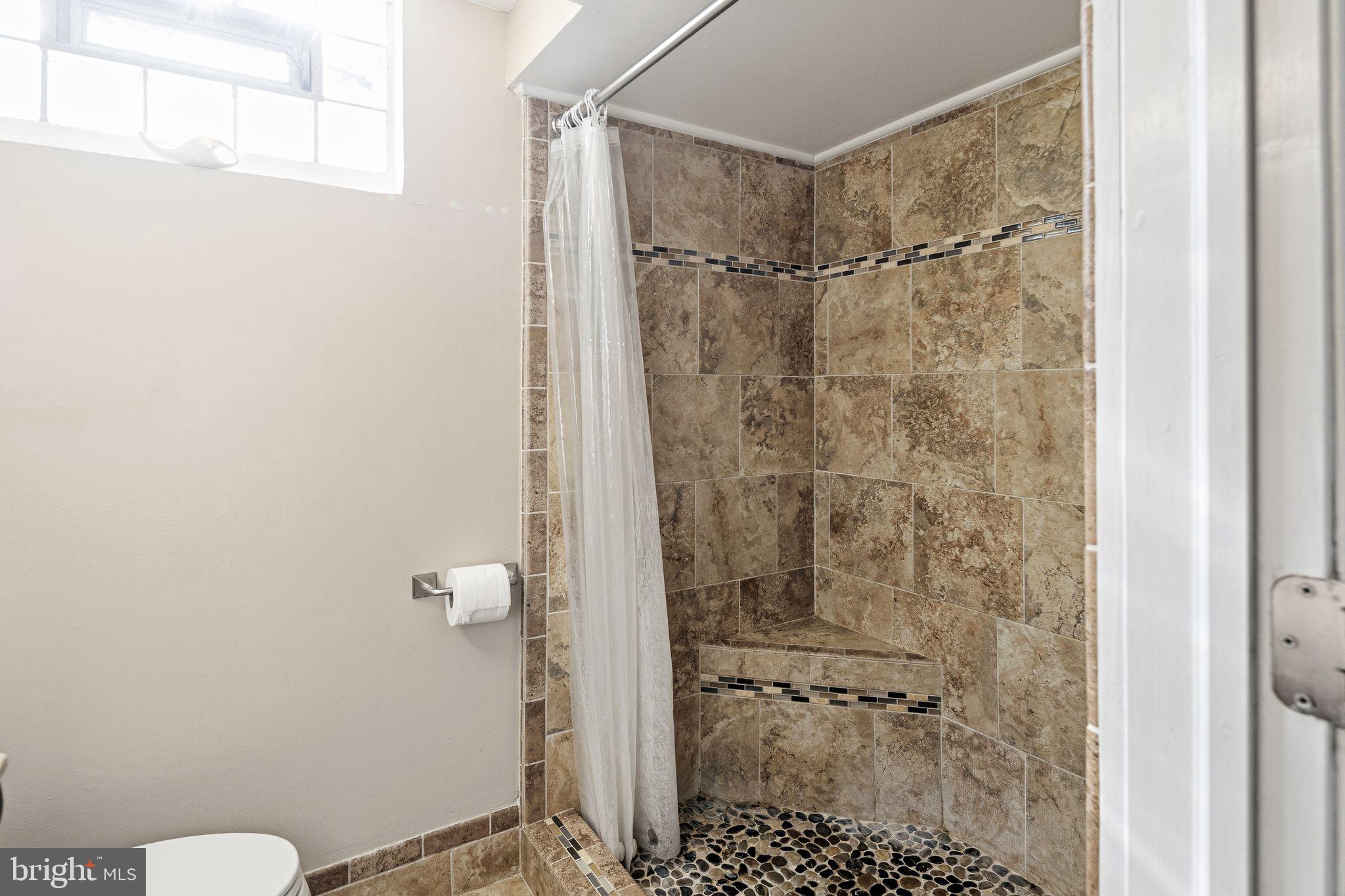 ROXBOROUGH - Residential