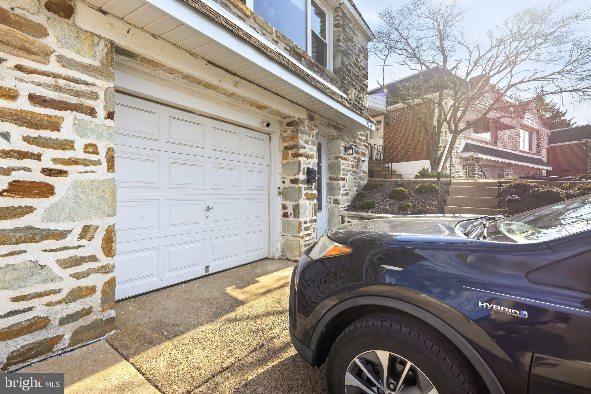 ROXBOROUGH - Residential