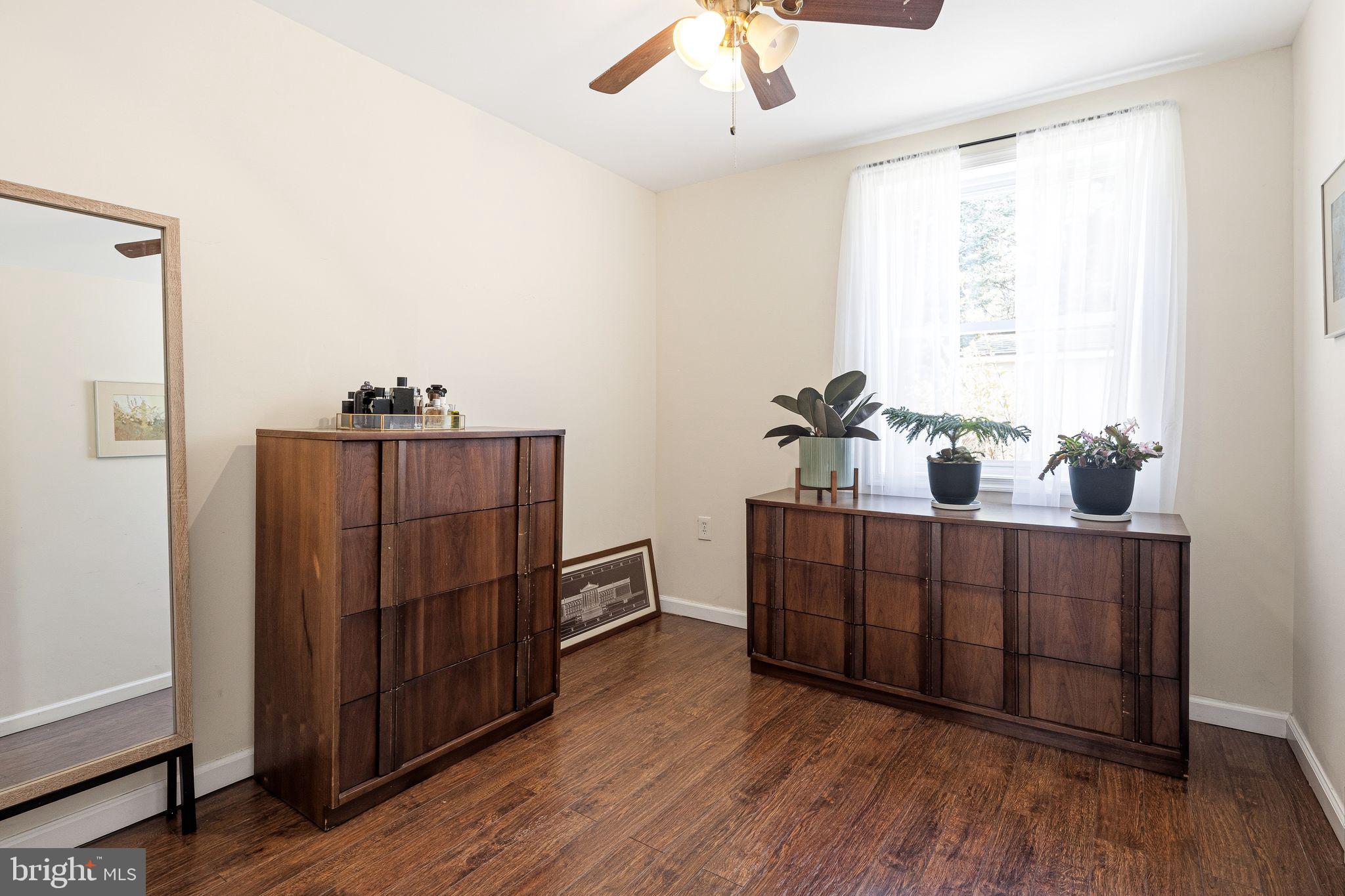 ROXBOROUGH - Residential