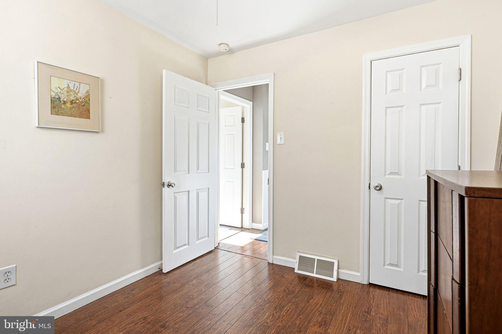 ROXBOROUGH - Residential