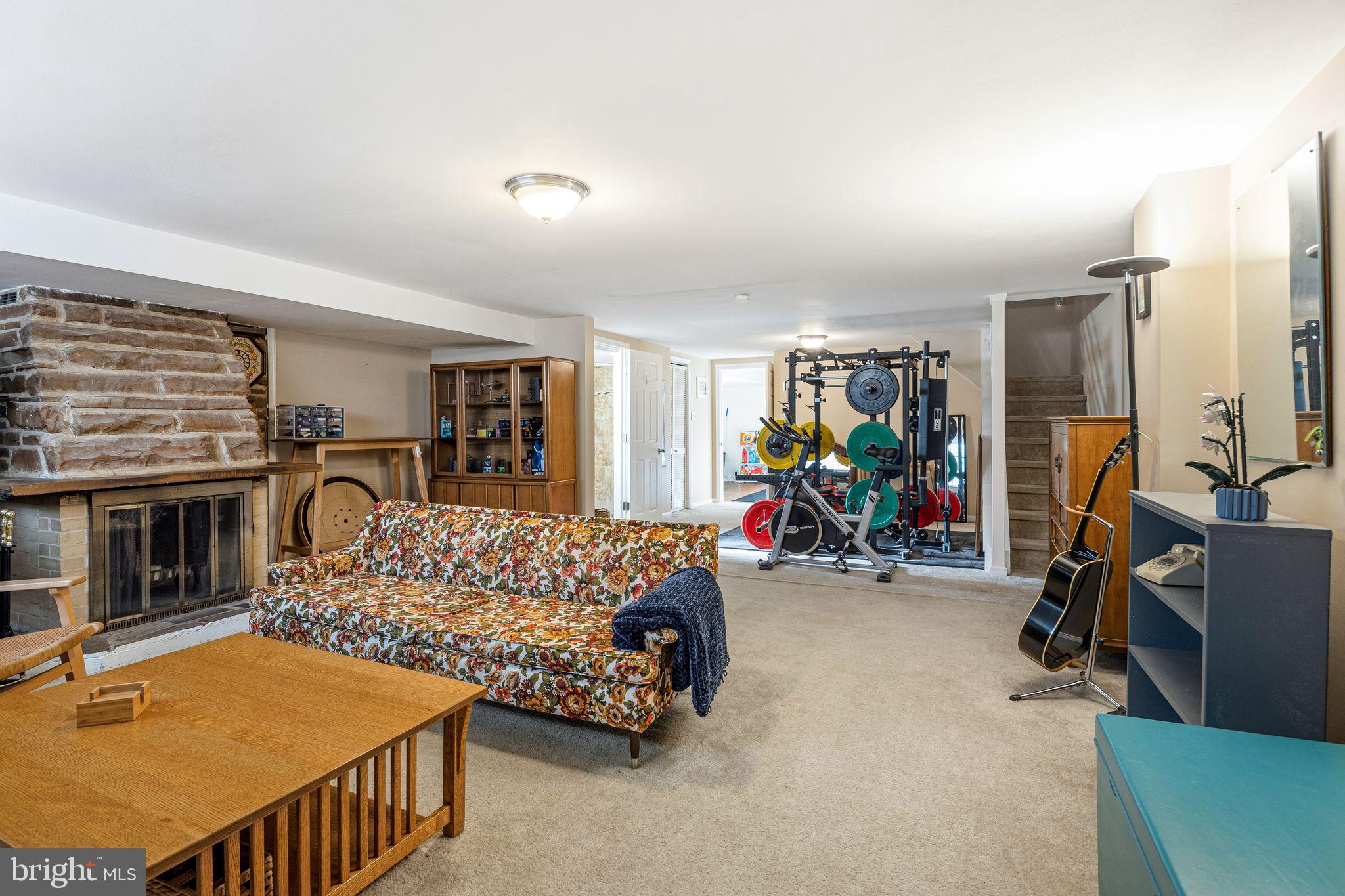 ROXBOROUGH - Residential