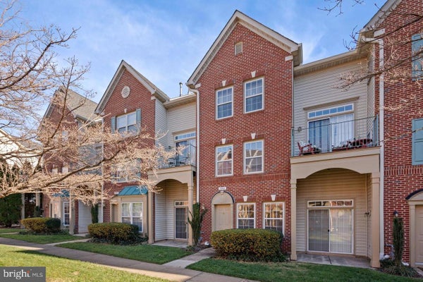 11844 BRETON CT # 19A, RESTON, VA 20191 - Image ae6b54f6fc84f7bbc819e5d96c04a601/2881020877