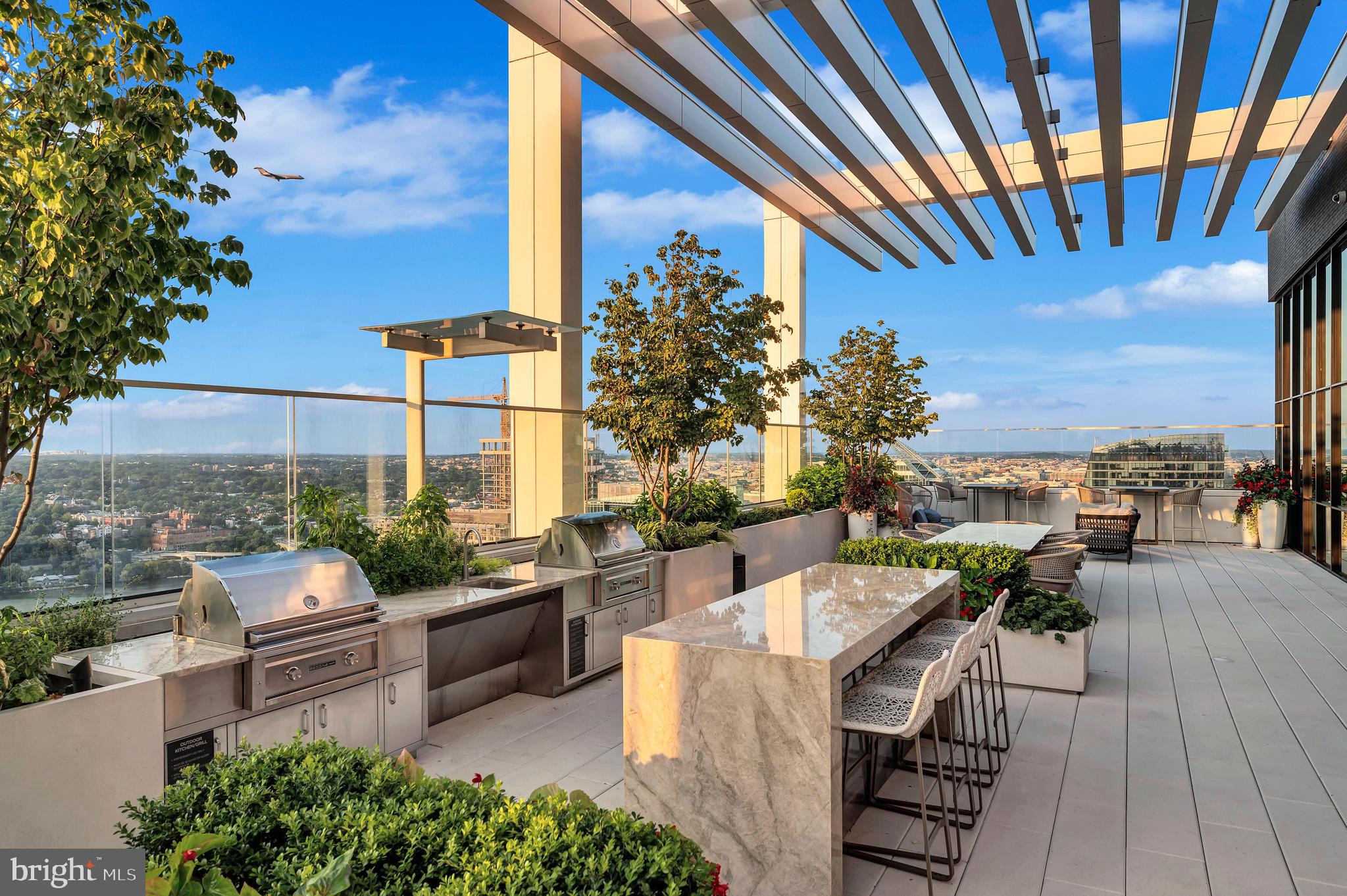 ROSSLYN - Residential Lease