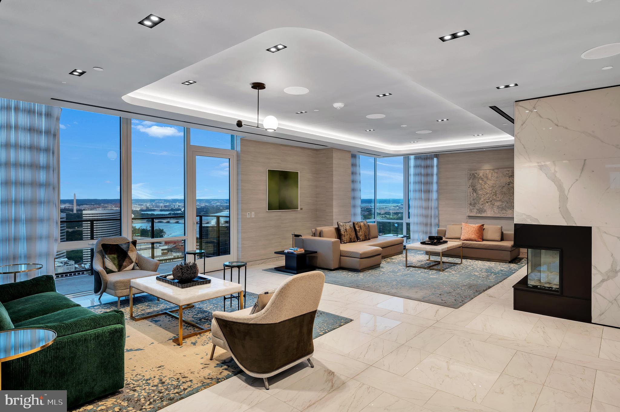 ROSSLYN - Residential Lease