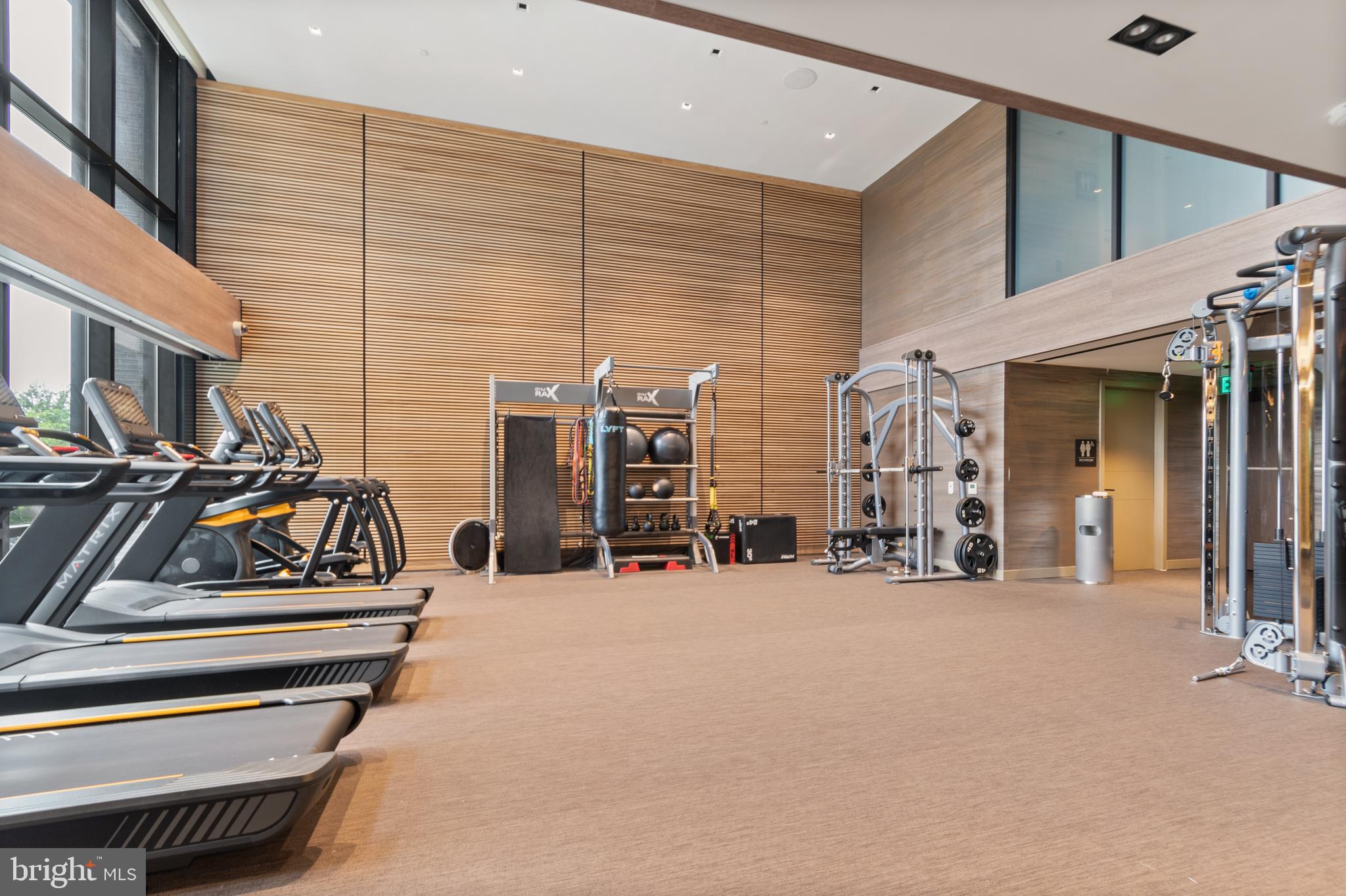 ROSSLYN - Residential Lease