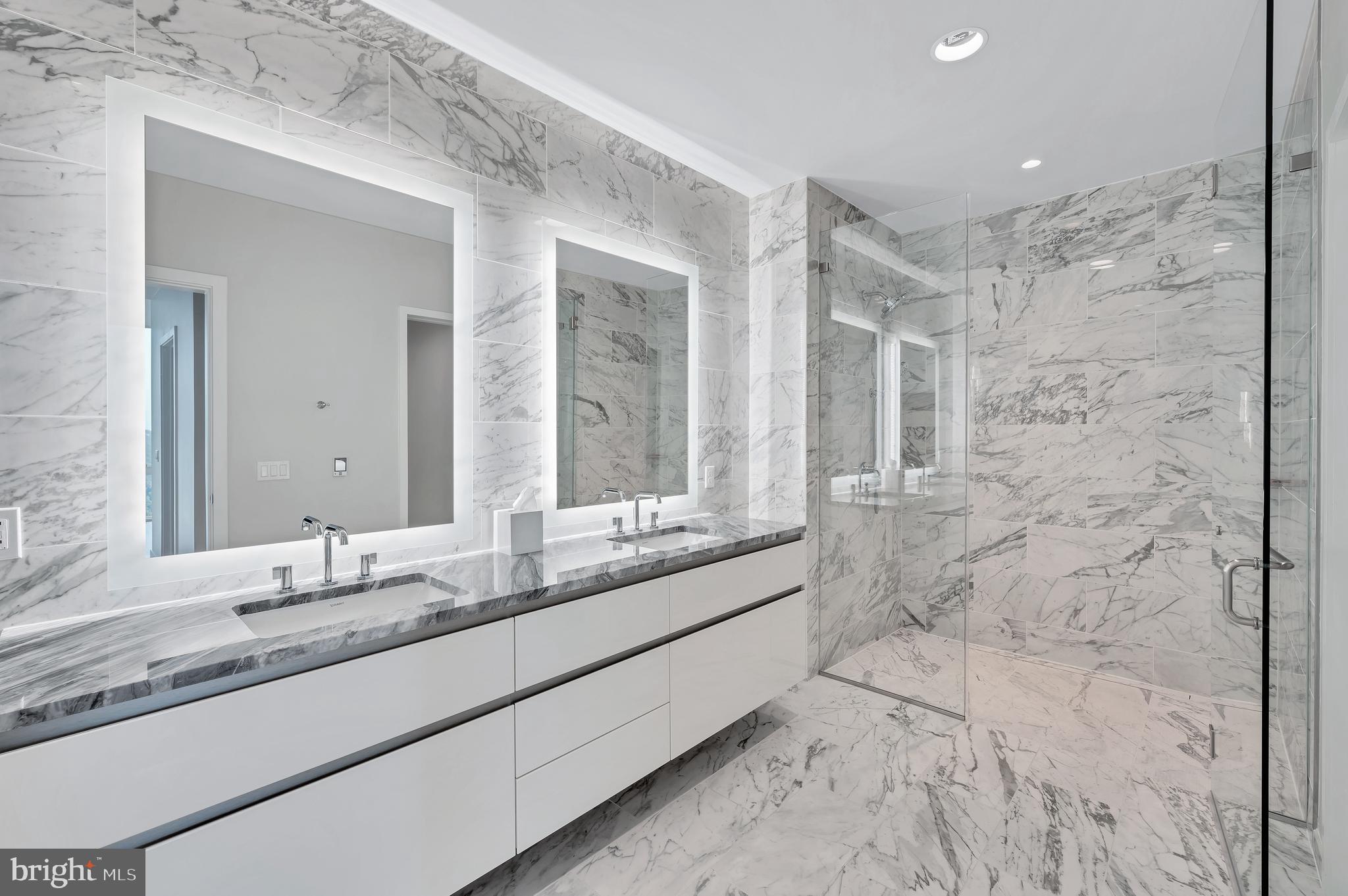 ROSSLYN - Residential Lease