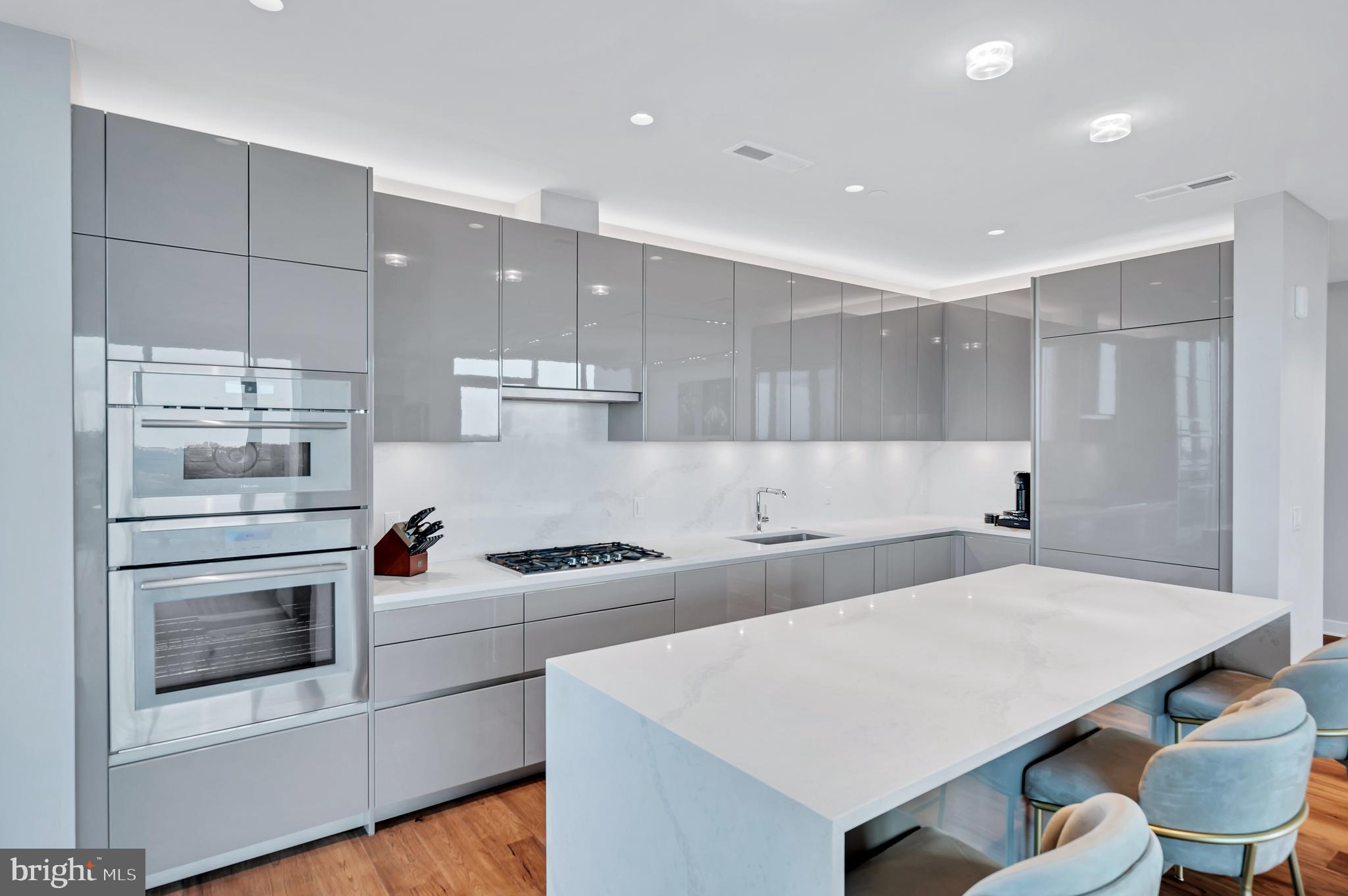 ROSSLYN - Residential Lease