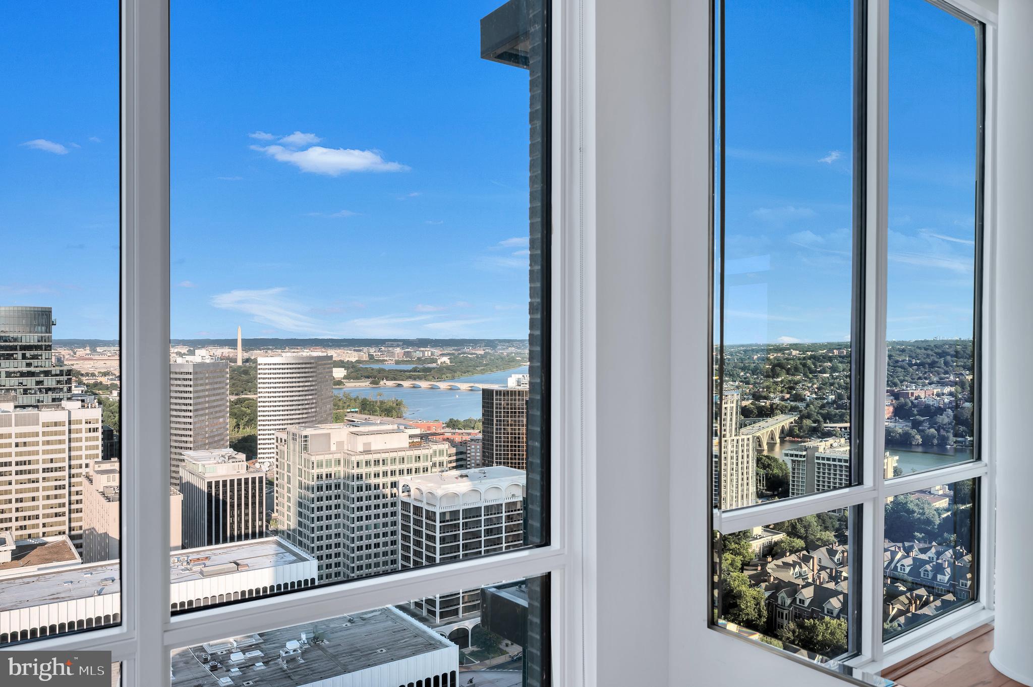 ROSSLYN - Residential Lease