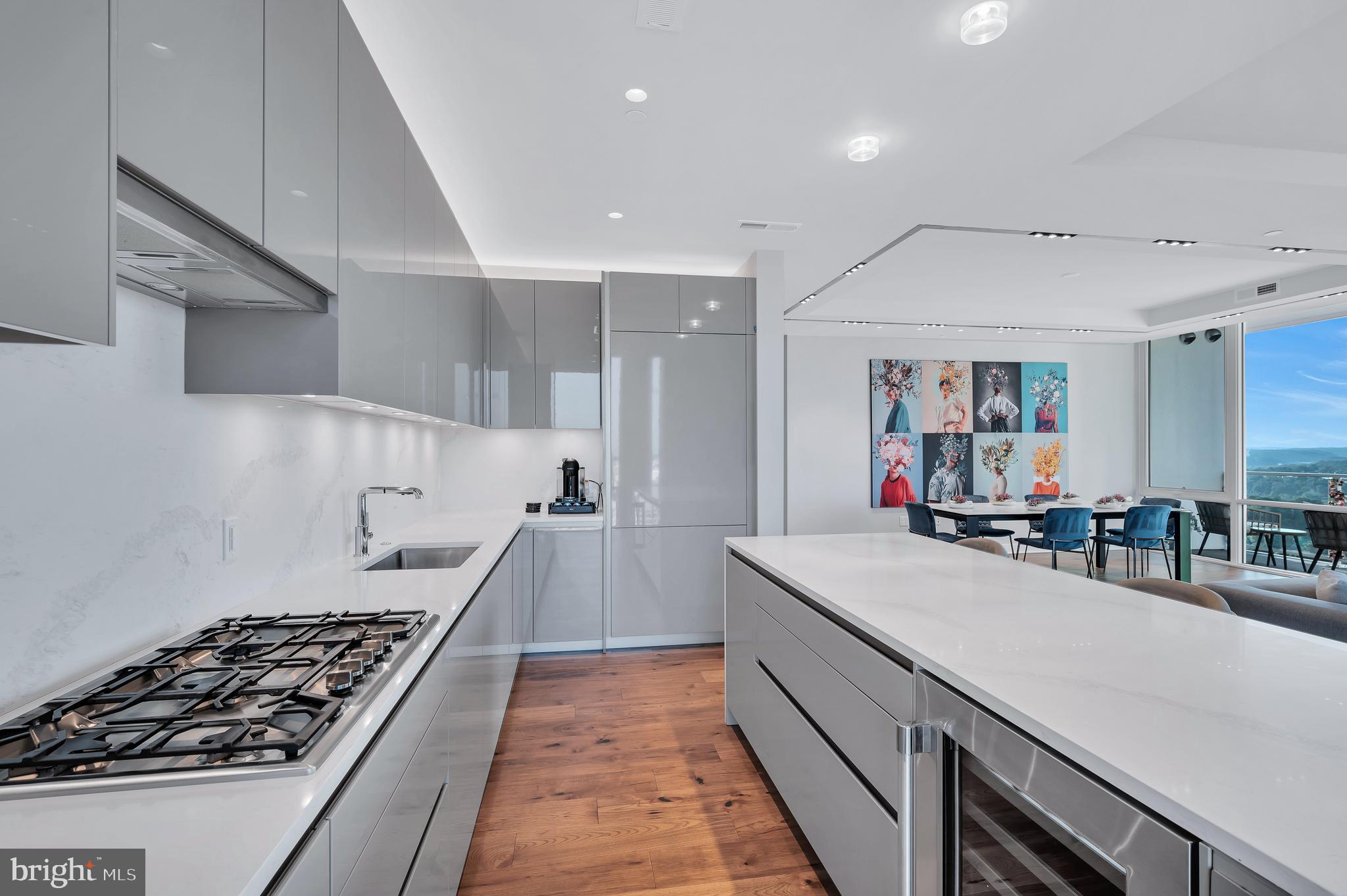 ROSSLYN - Residential Lease