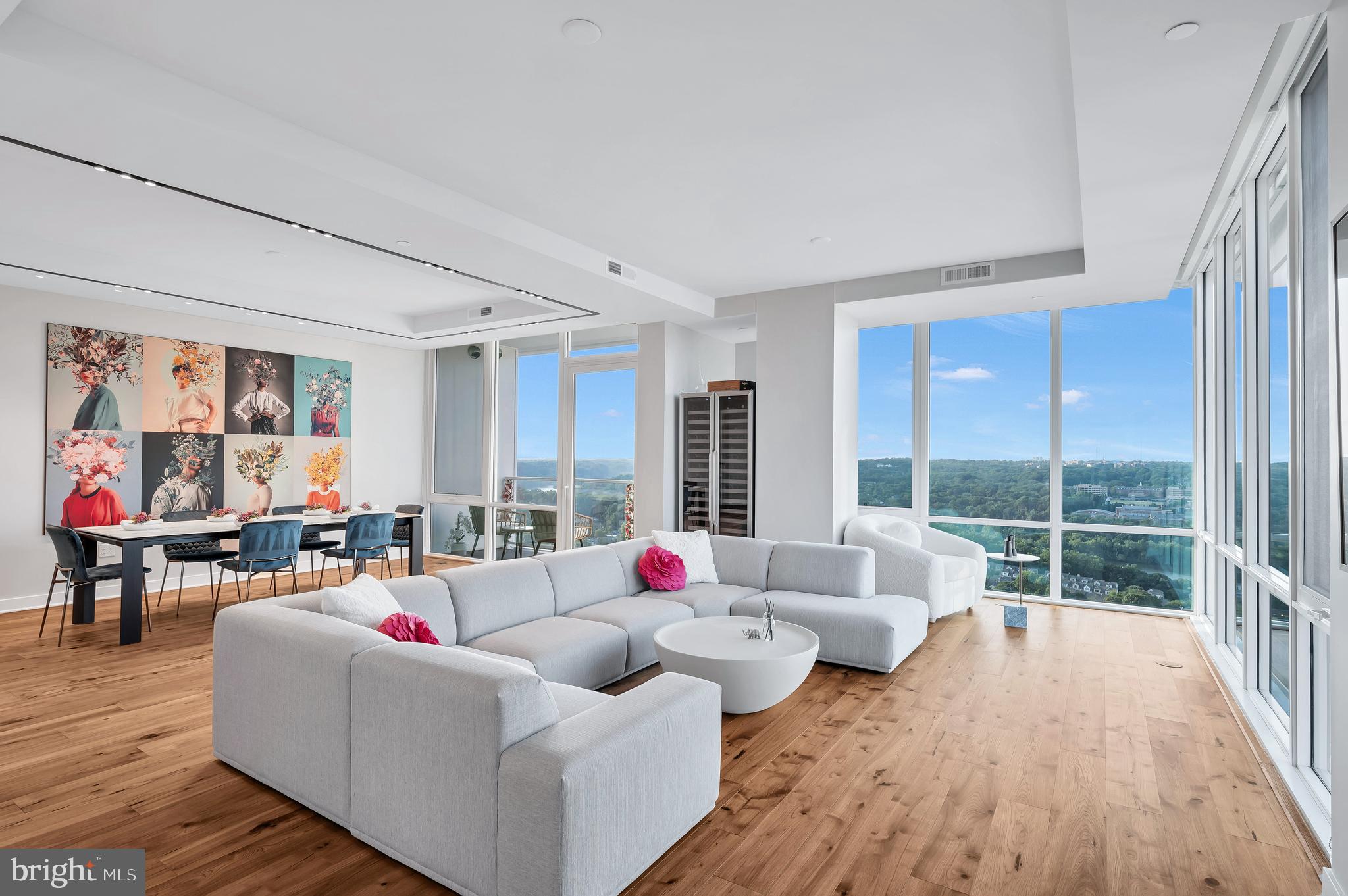 ROSSLYN - Residential Lease