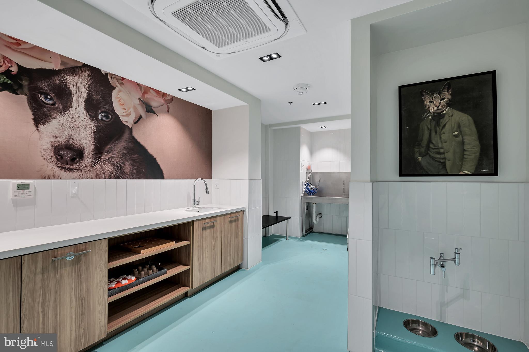 ROSSLYN - Residential Lease