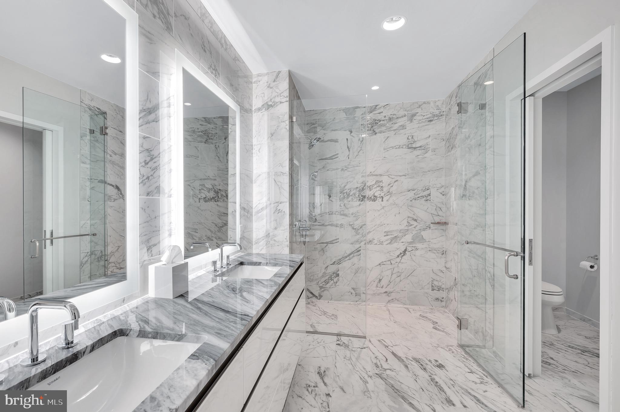 ROSSLYN - Residential Lease