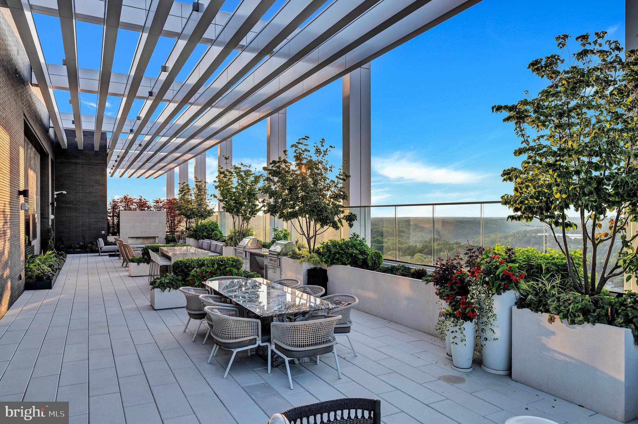 ROSSLYN - Residential Lease