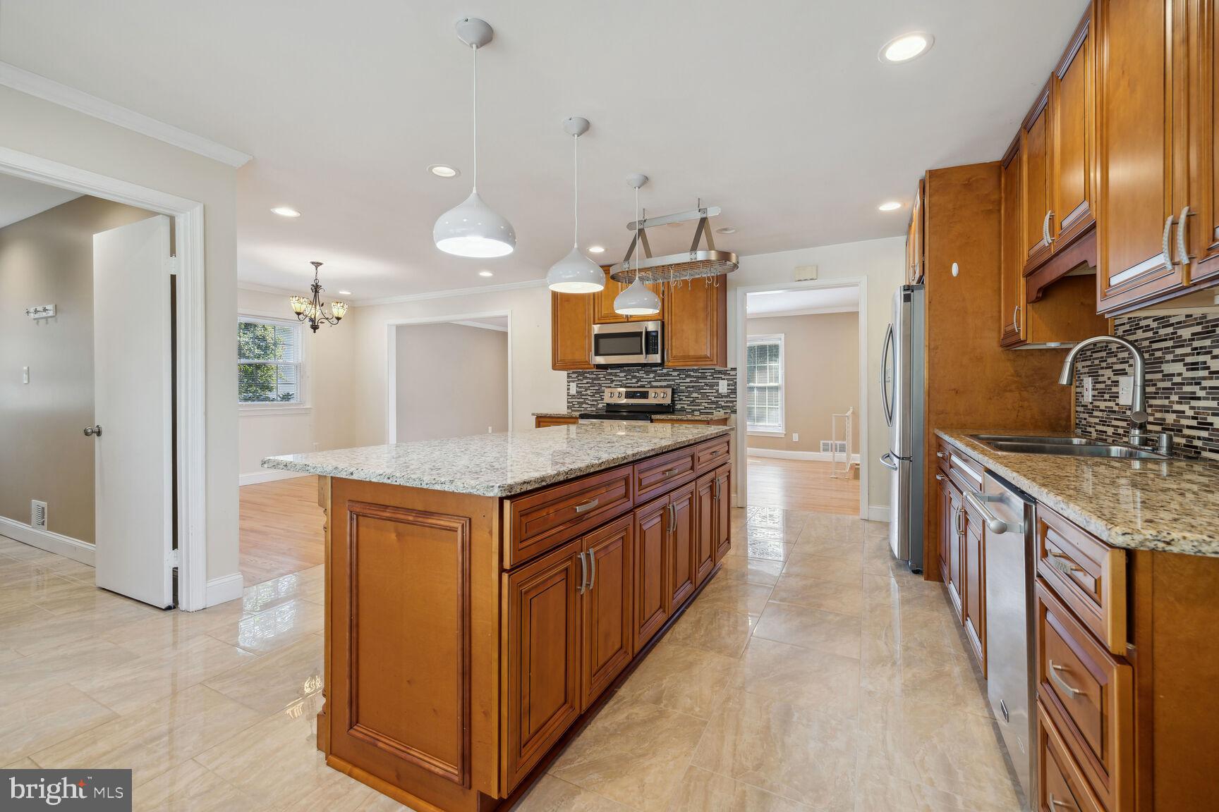 HIGHLAND STONE - Residential Lease