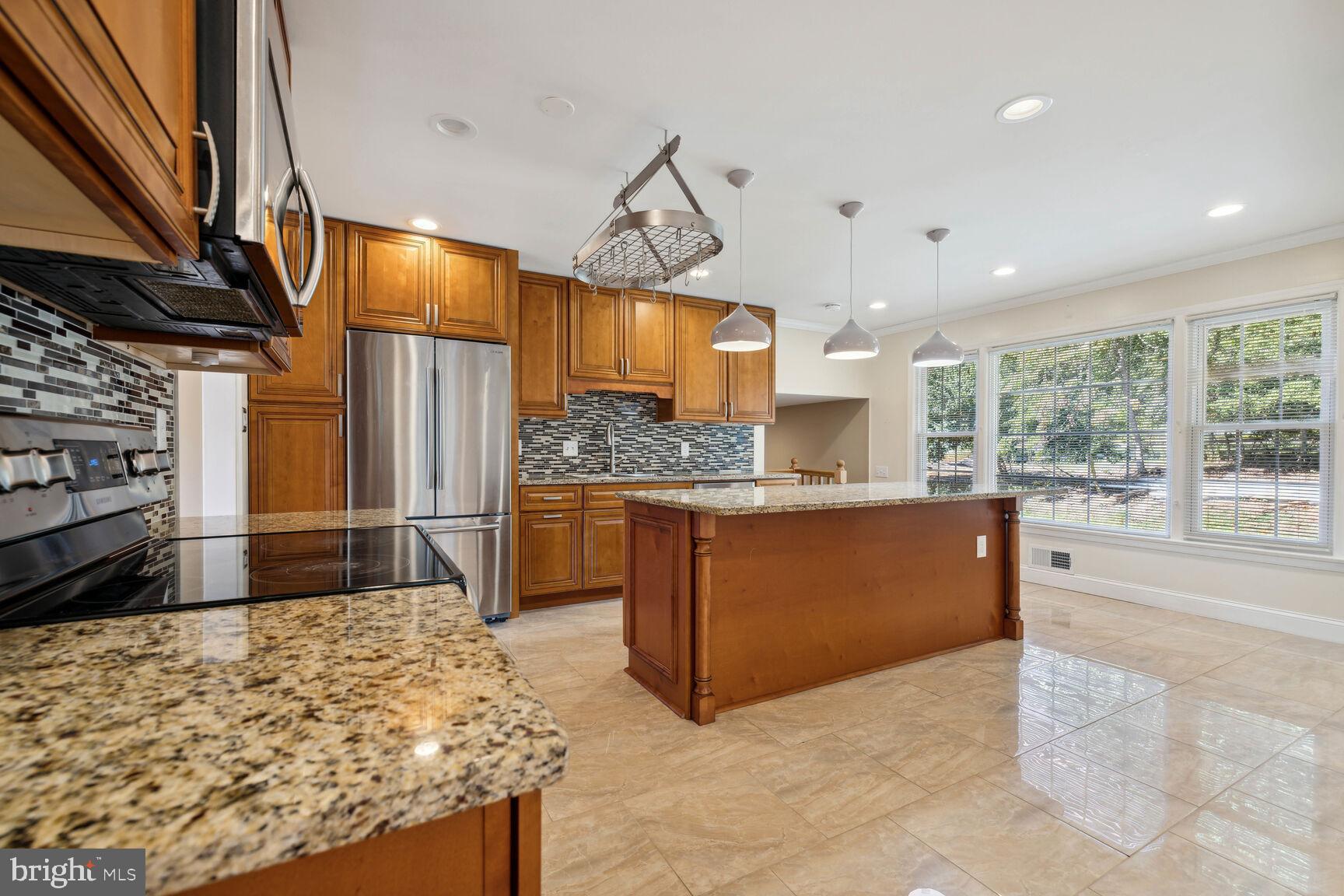 HIGHLAND STONE - Residential Lease