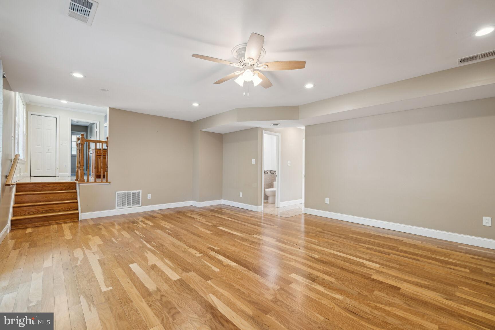 HIGHLAND STONE - Residential Lease