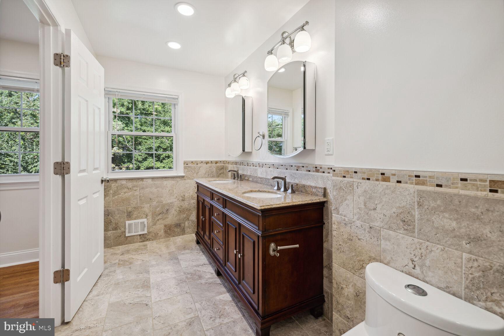 HIGHLAND STONE - Residential Lease