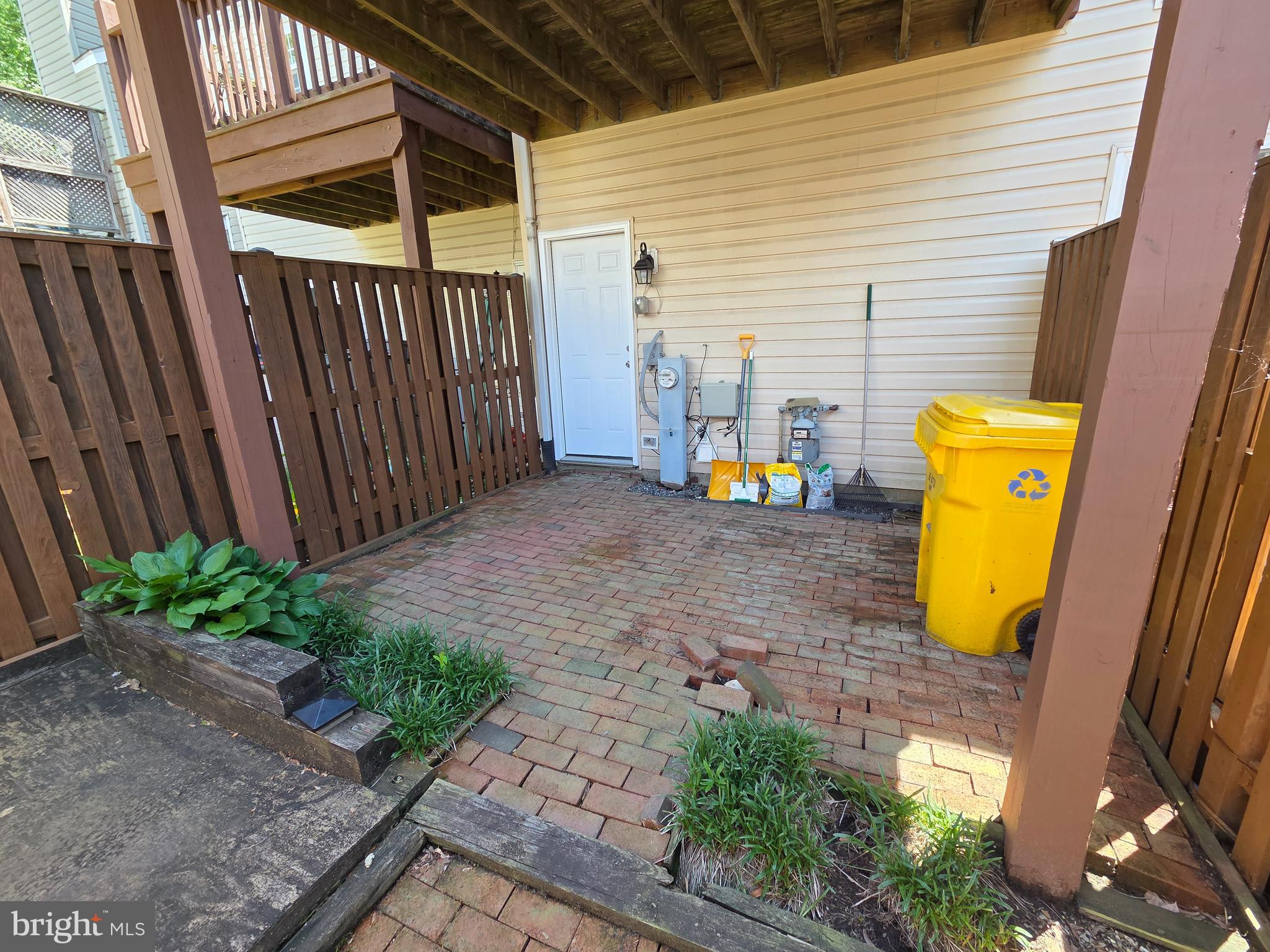 STONEHAVEN MEWS IN CROFTON VILLAGE - Residential Lease