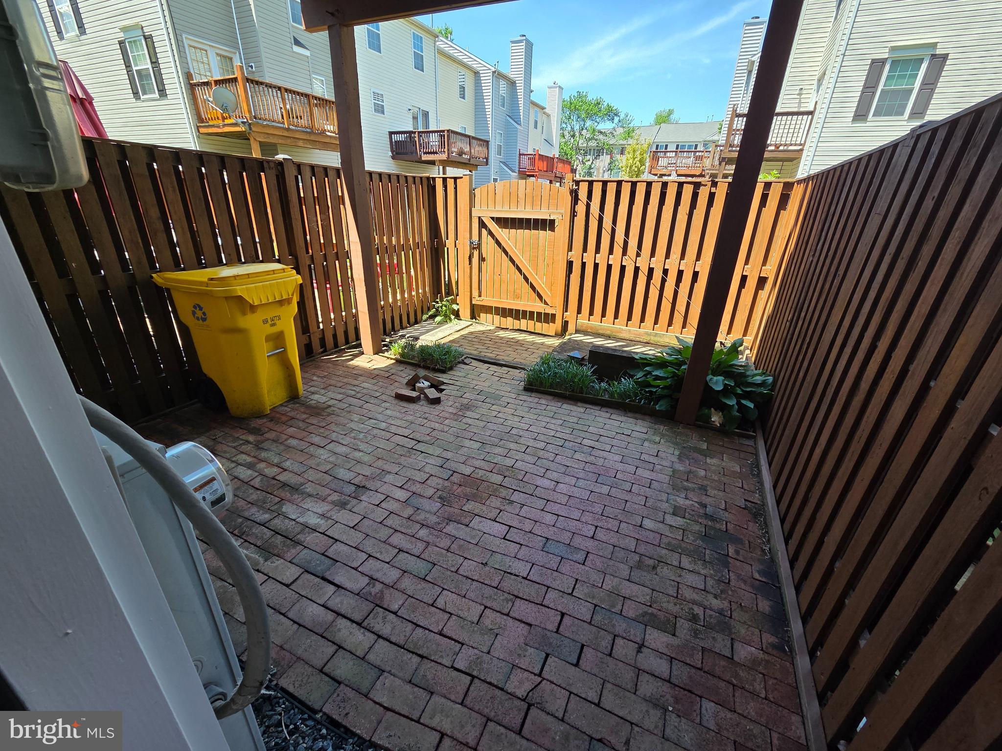 STONEHAVEN MEWS IN CROFTON VILLAGE - Residential Lease