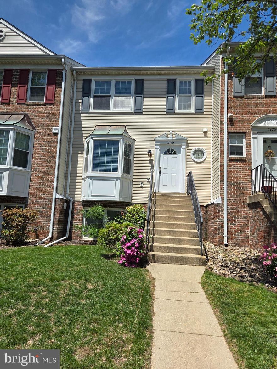 Very Nice 3 BR 2.5 Bath TH w/deck and fenced patio! Large living area & 3 sided gas FP. . Upgraded kitchen w/newer cabinets, counter-tops and new stainless-steel appliances. Spacious & bright eat in kitchen. Primary BR with vaulted ceiling, and walk in closet, & upgraded private bath with jetted tub.  Steps away from the Elementary School!  A Pet under 35lbs welcome.