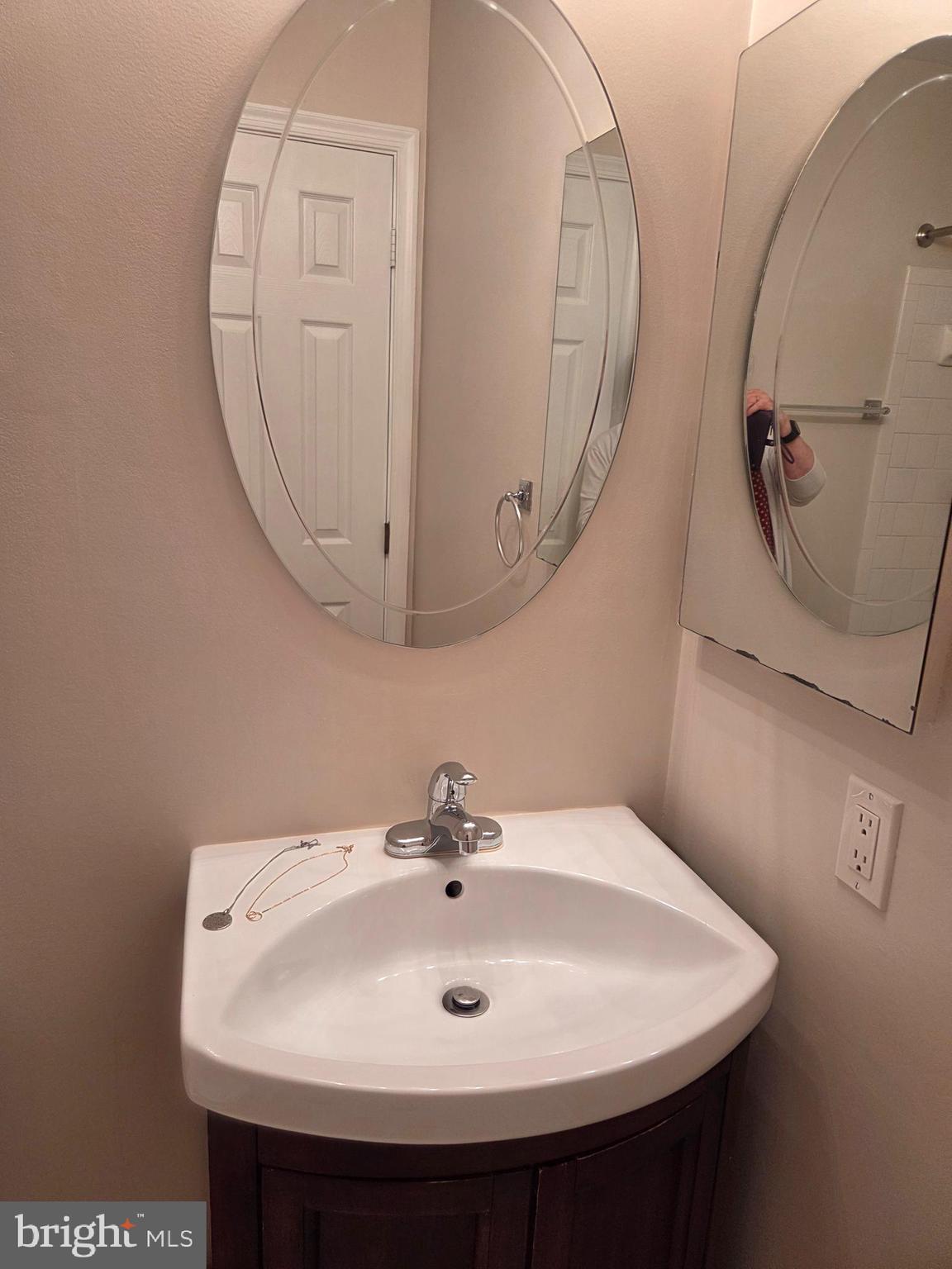 STONEHAVEN MEWS IN CROFTON VILLAGE - Residential Lease