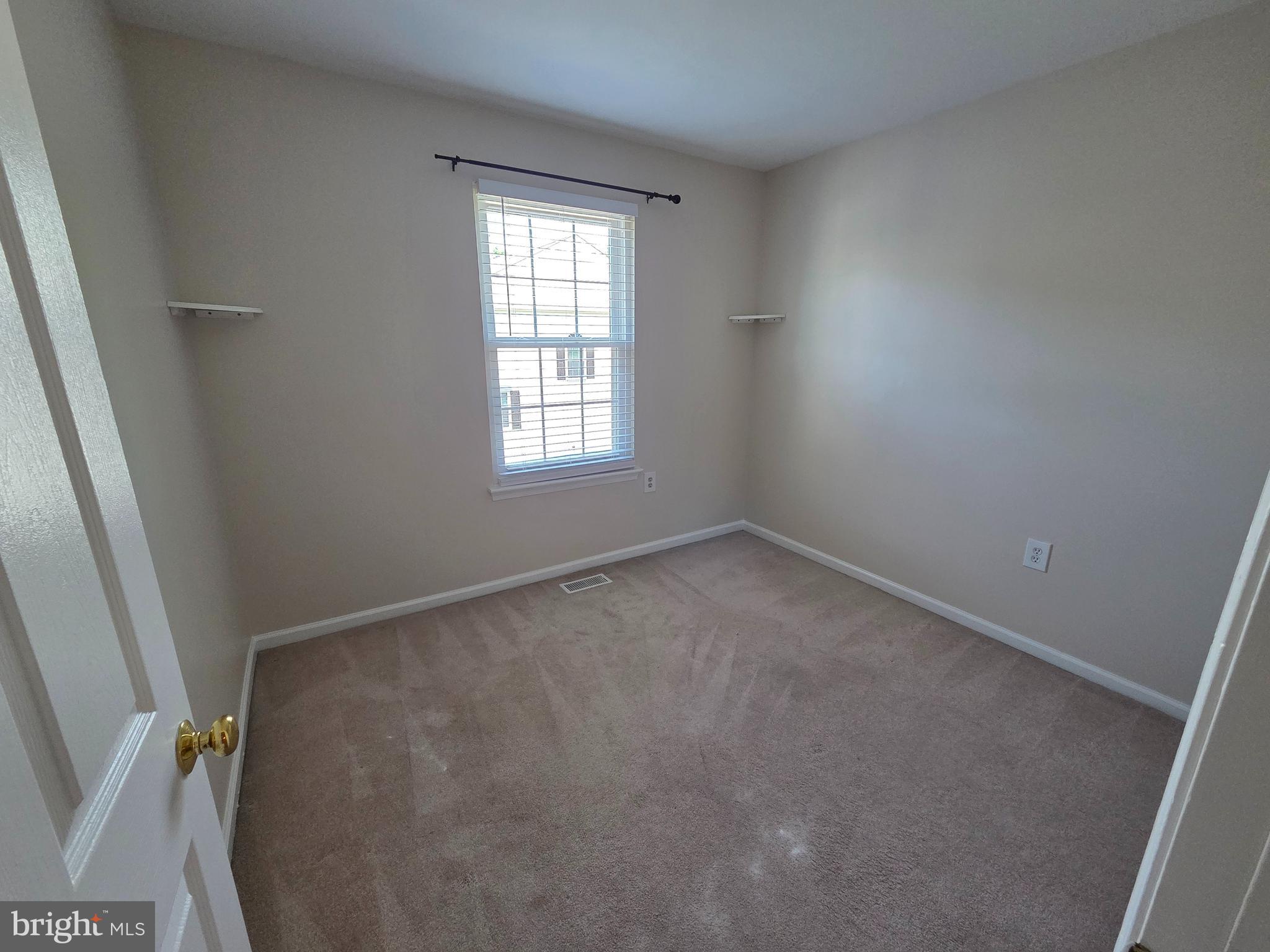 STONEHAVEN MEWS IN CROFTON VILLAGE - Residential Lease